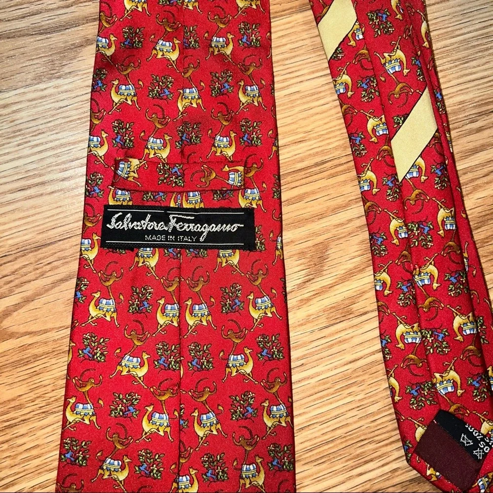 Salvatore Ferragamo red silk Necktie made in Italy Camels‎ & Monkeys